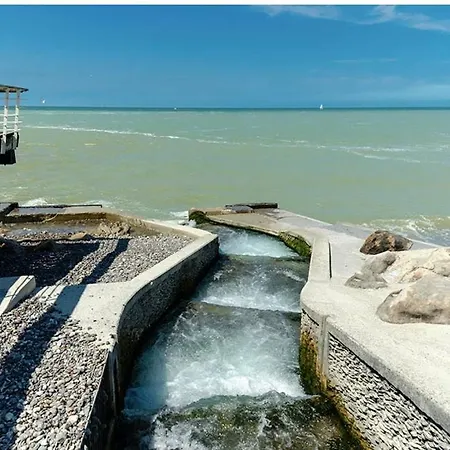 Max3, T2 En Duplex, Bord De Appartement